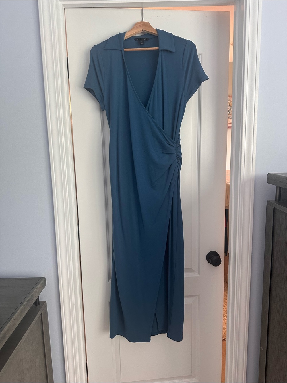 nine britton Blue Wrap-Style Midi Dress with Collar